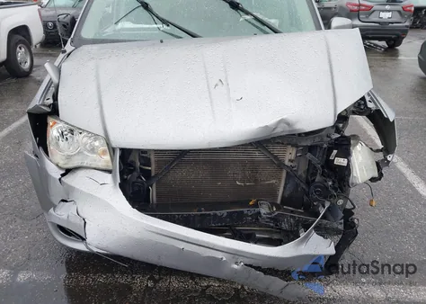 2014 Dodge Grand Caravan Sxt z USA, uszkodzony, nr VIN 2C4RDGCG6ER213979